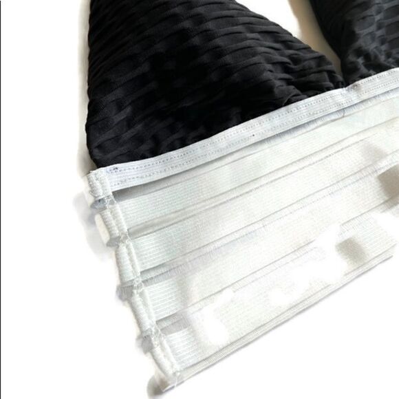 Black Honeycomb Pattern Halter Sports Bra Top - Picture 2 of 7